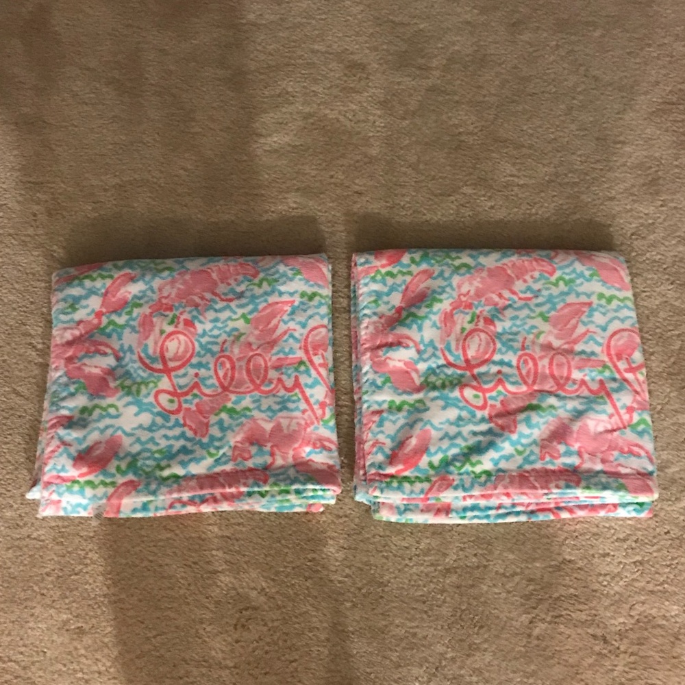 Lilly Pulitzer Beach Towel in Lobster Roll